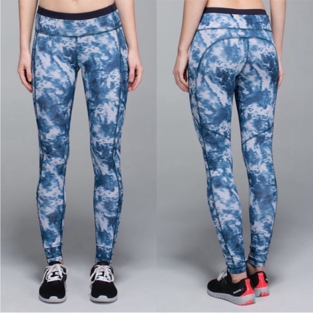 Lululemon Blue Tie Dye Speed Tight with Ruching at Ankle - Size 4